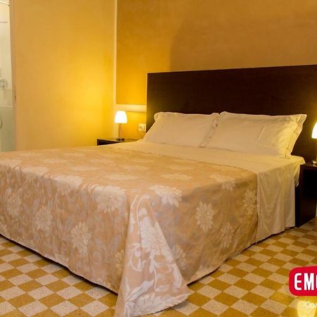 Relais Del Borgo Hotel & Spa 4 Stelle Staffolo Екстер'єр фото